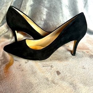 New BCBG suede dress heels Size 7M